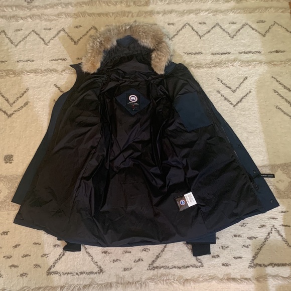 Canada Goose Carson Down Parka with Fur-Trim Hood - Picture 7 of 16